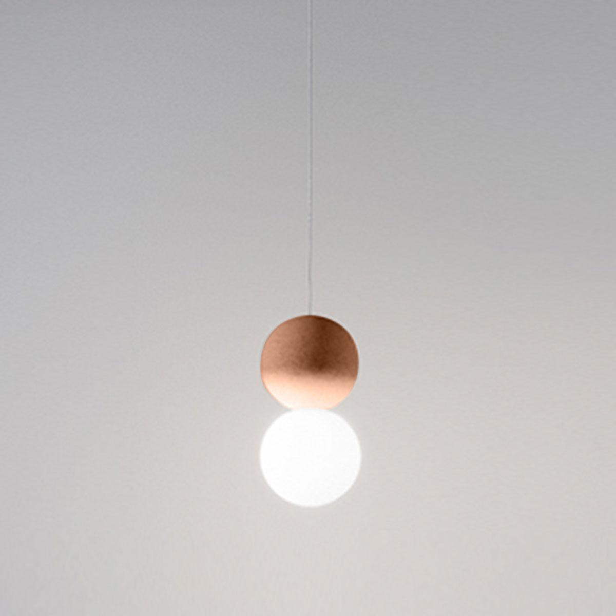 GEALUCE Sospensione con montatura in metallo 1XG9 non incl. satinato bianco diffusore vetro bianco e cemento grigio-rosso GEALUCE Sospensione con montatura in metallo 1XG9 non incl. satinato bianco diffusore vetro bianco e cemento grigio-rosso